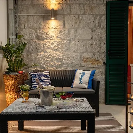 Camellia- Cozy Appartement