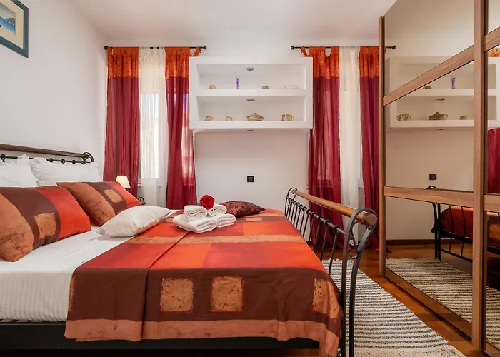 Camellia- Cozy * Split