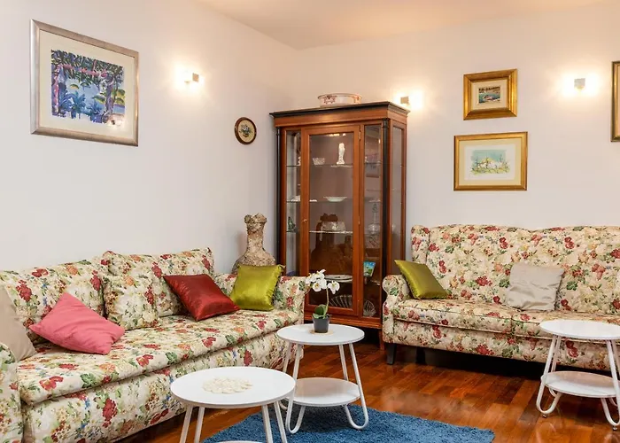 Camellia- Cozy Split