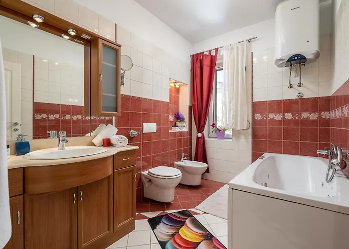 Apartment Camellia- Cozy Split